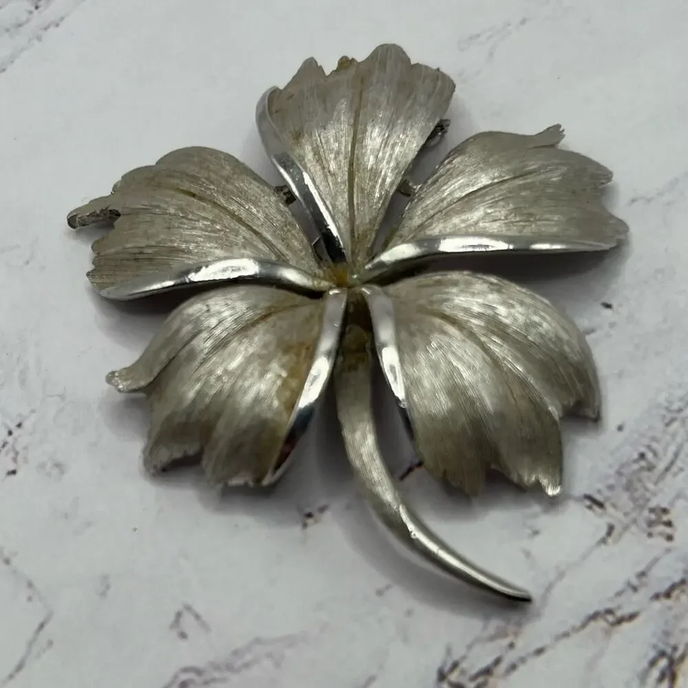 Vintage Trifari silver tone flower brooch